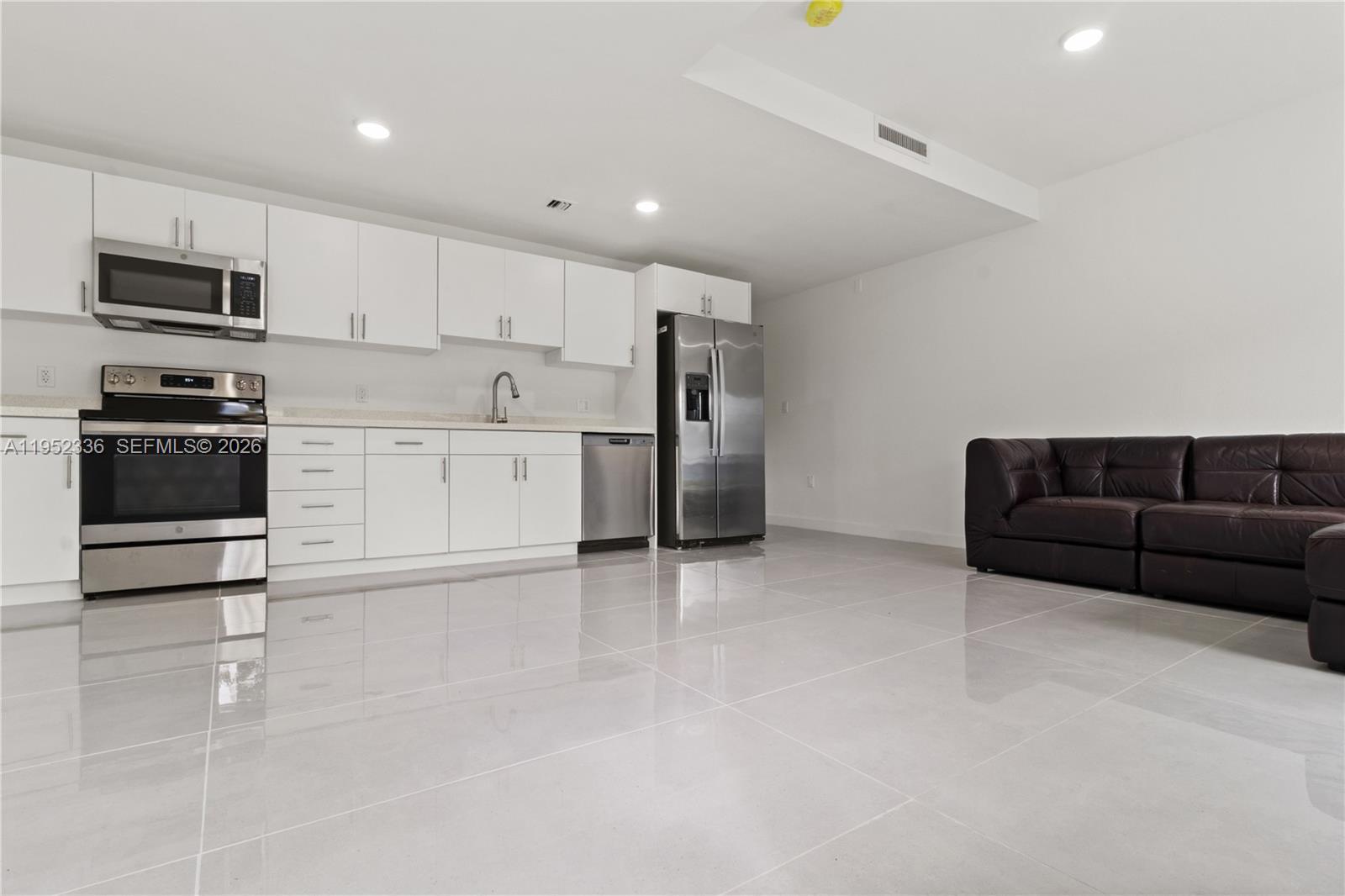 14571 SW 261st St, Homestead FL 33032 photo 2