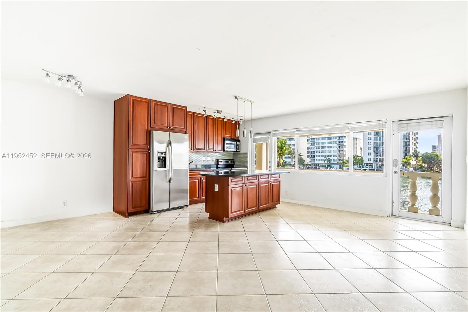 2895 NE 32nd St # 207, Fort Lauderdale FL 33306 photo 3