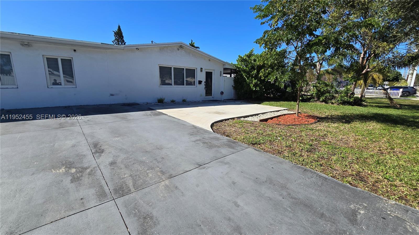 Hollywood, FL 33024 photo 2