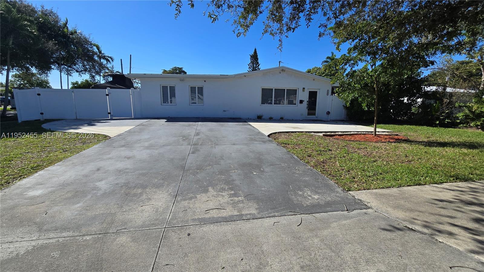 Hollywood, FL 33024 photo 5