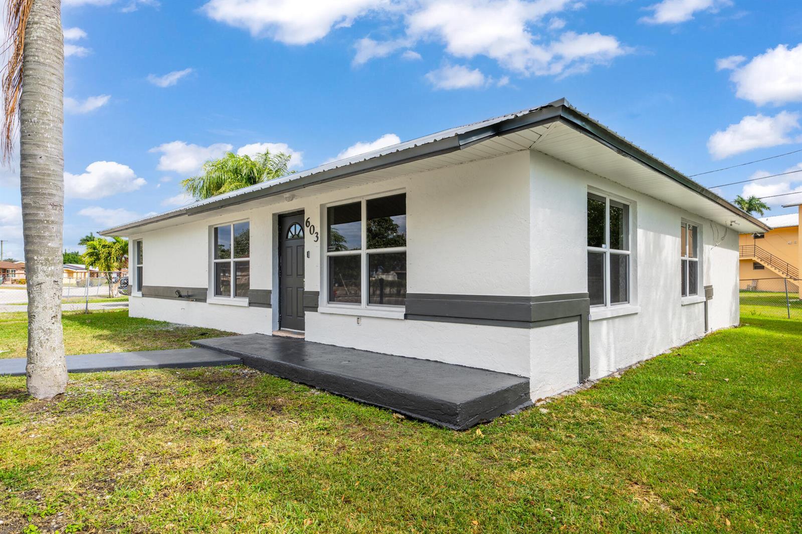 603 SW 10th Street, Belle Glade FL 33430 photo 3