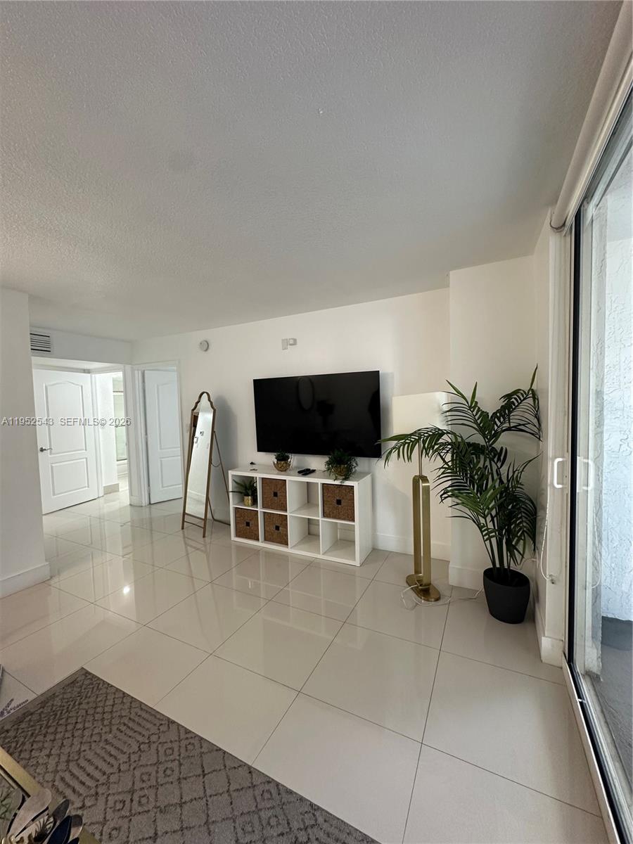 1200 Brickell Bay Dr # 1712, Miami FL 33131 photo 5