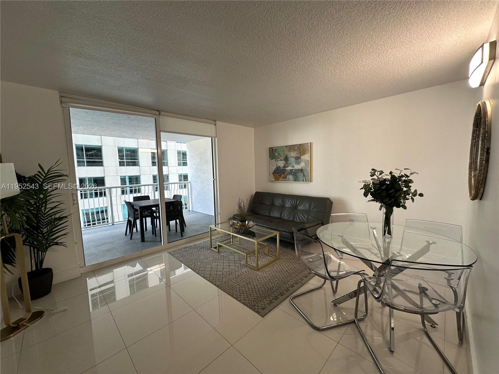 1200 Brickell Bay Dr # 1712, Miami FL 33131 photo 4