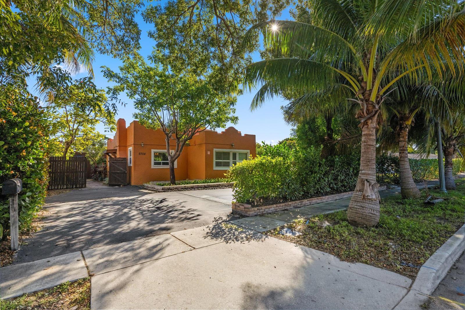 6704 Garden Avenue, West Palm Beach FL 33405 photo 2