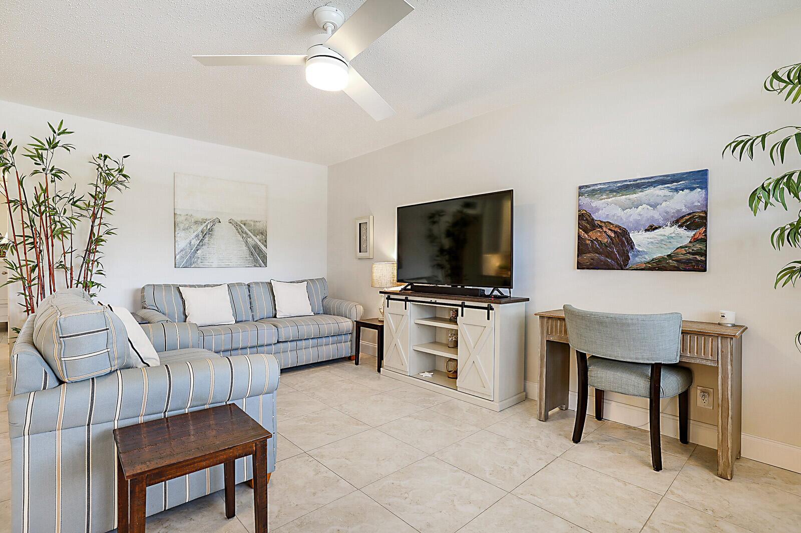 134 Lyndhurst F # 134, Deerfield Beach FL 33442 photo 4