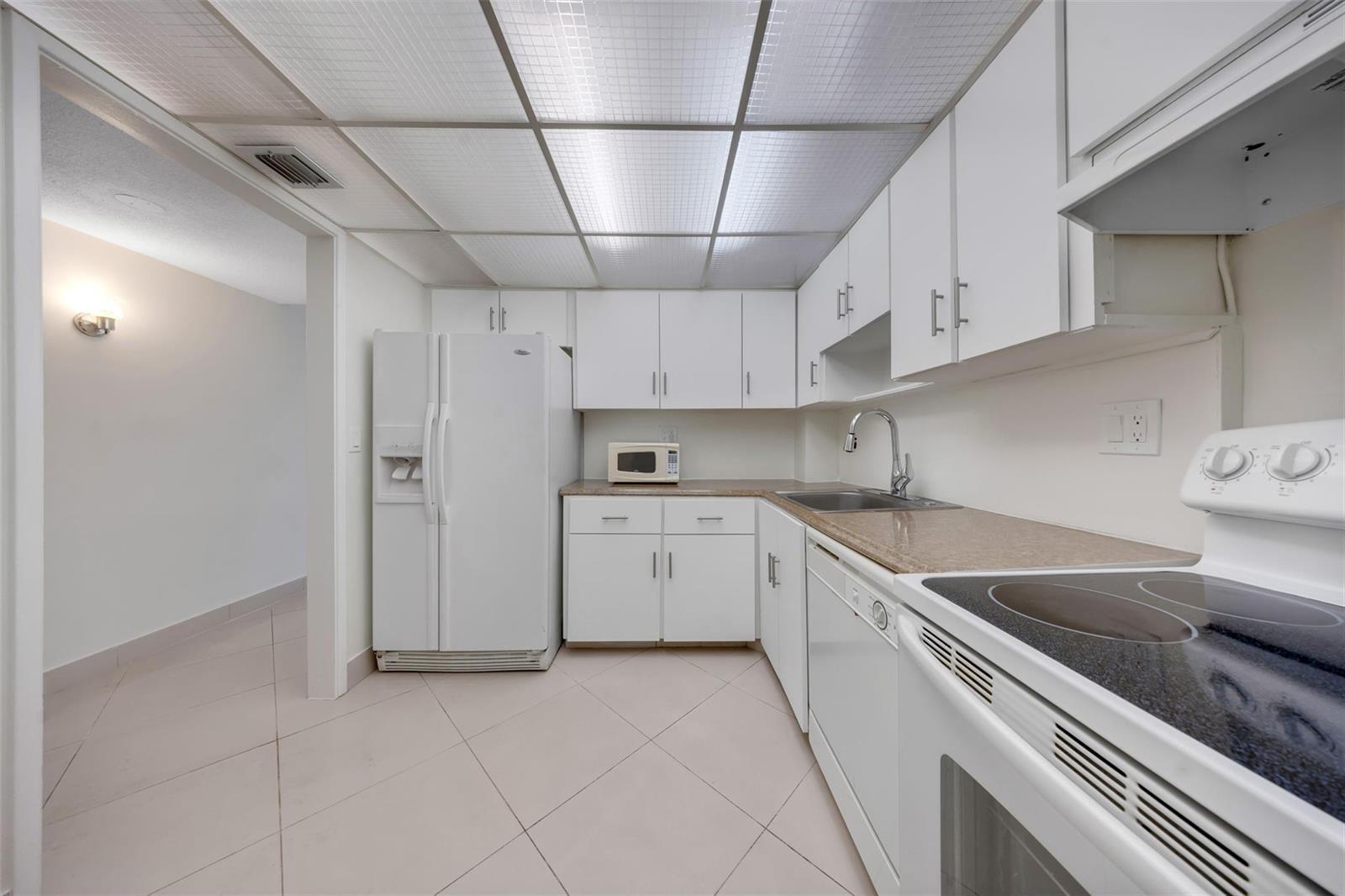 2850 N Palm Aire Drive # 104, Pompano Beach FL 33069 photo 4