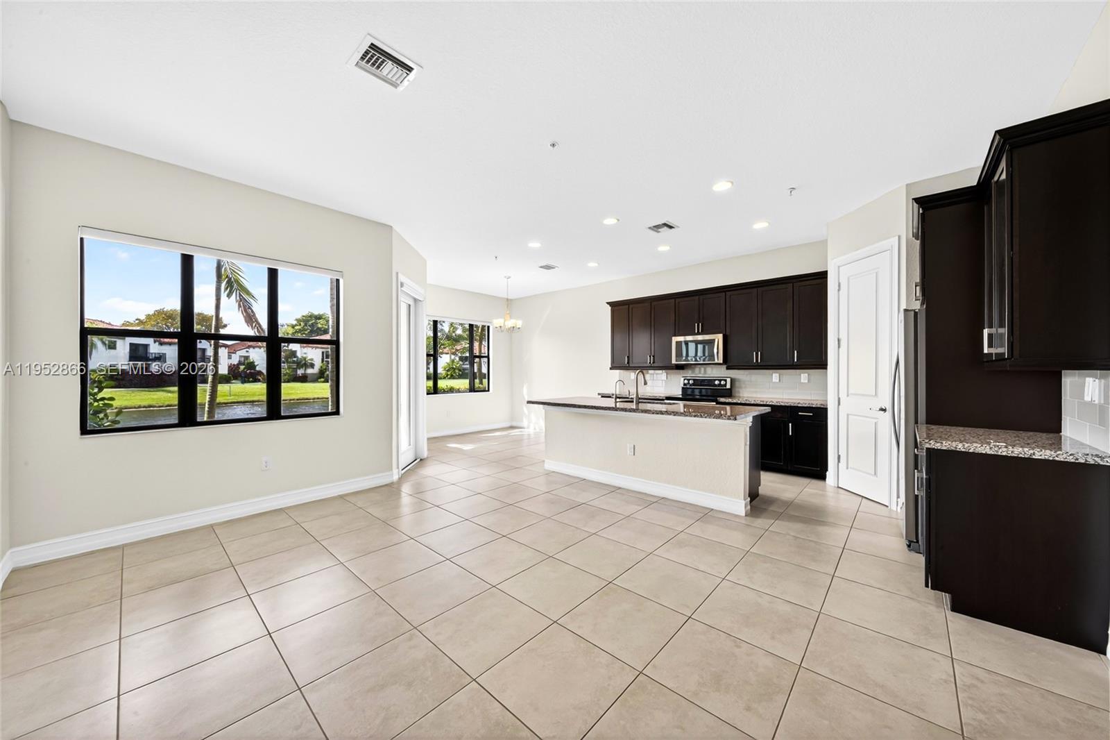 11616 SW 13th Ln, Pembroke Pines FL 33025 photo 2