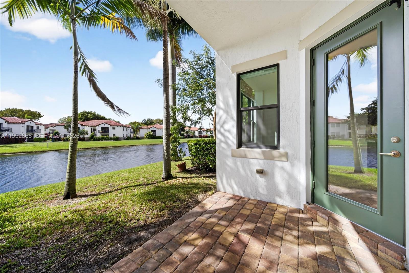 11616 SW 13th Ln, Pembroke Pines FL 33025 photo 3