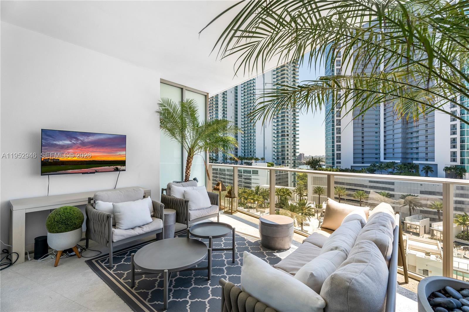 851 NE 1st Avenue # 1409, Miami FL 33132 photo 5
