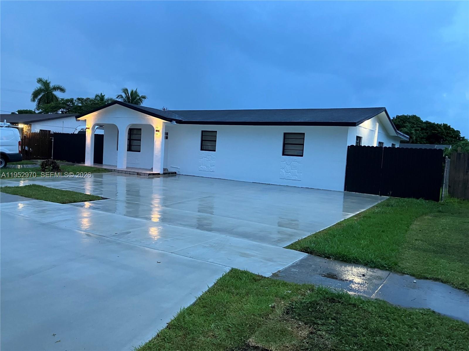 15621 SW 302nd St, Homestead FL 33033