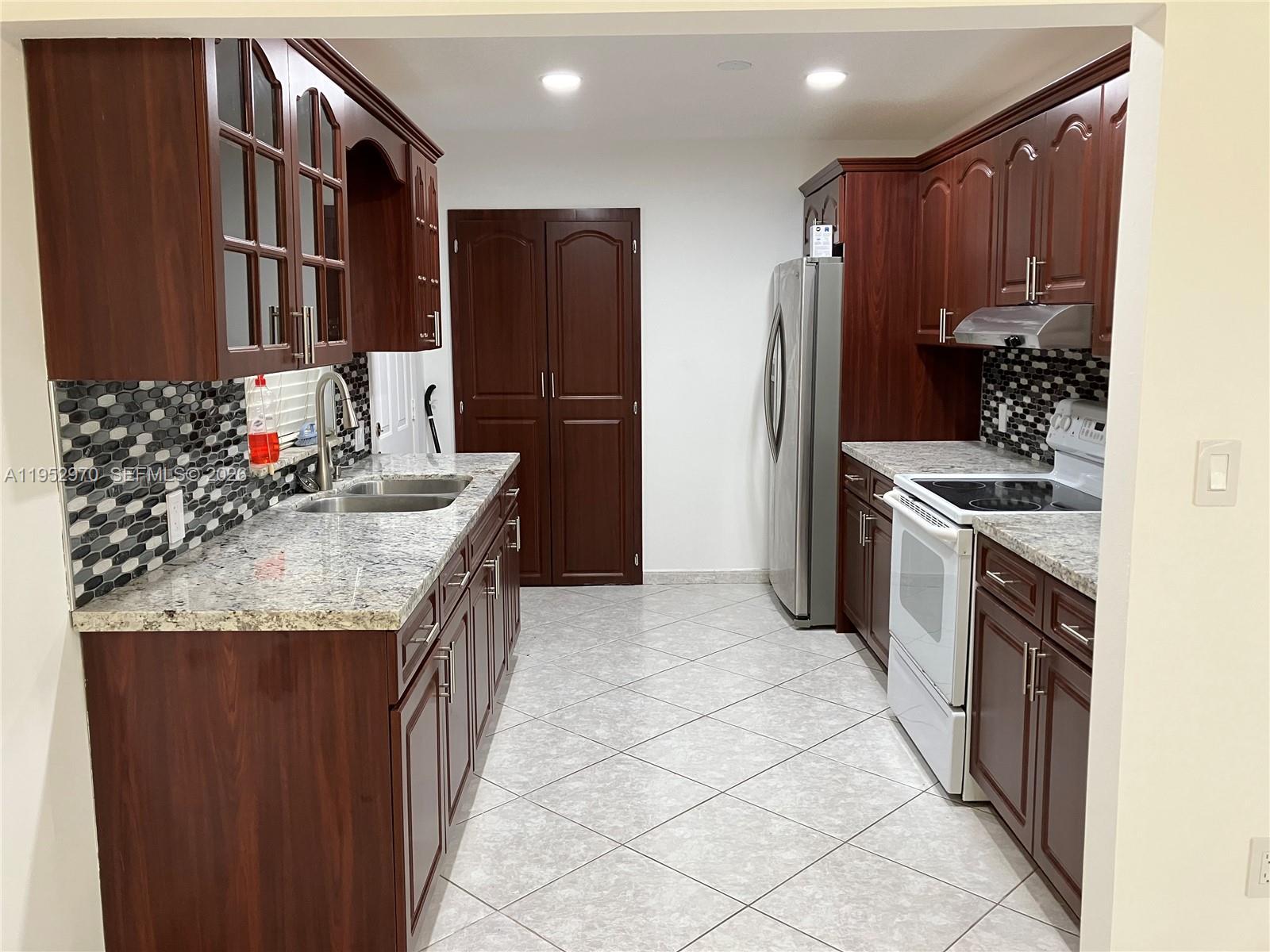 15621 SW 302nd St, Homestead FL 33033 photo 5