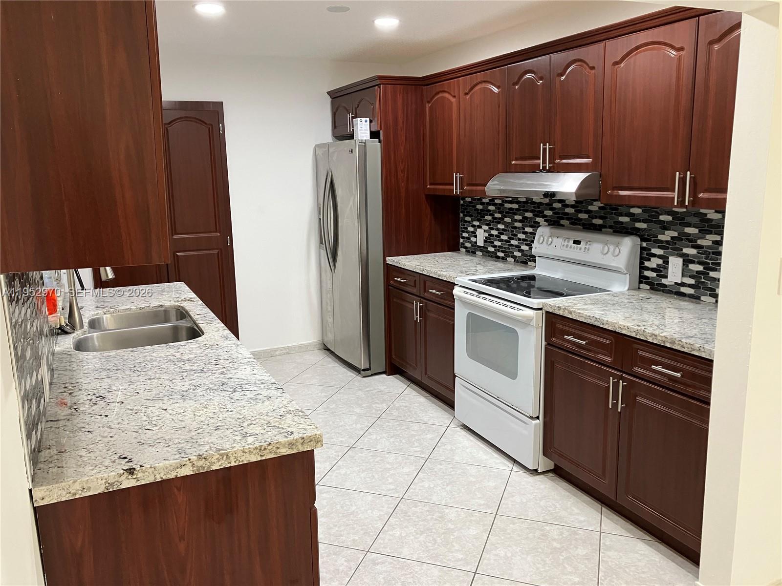 15621 SW 302nd St, Homestead FL 33033 photo 4