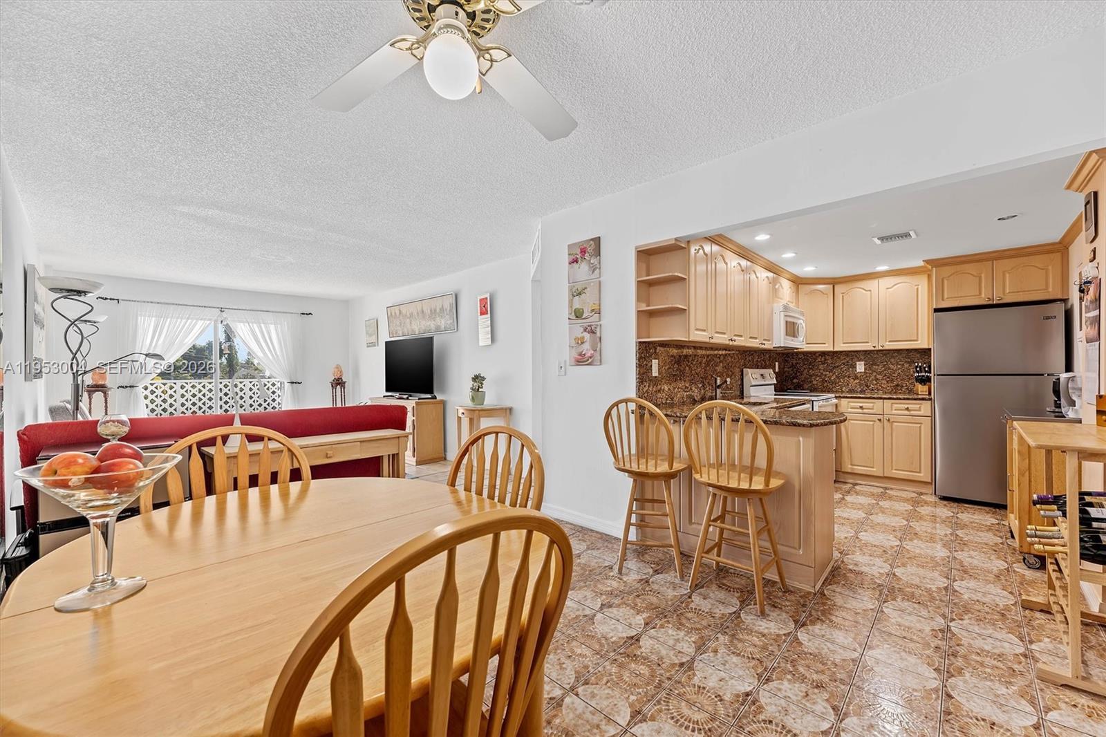 16465 NE 22nd Ave # 302, North Miami Beach FL 33160 photo 2