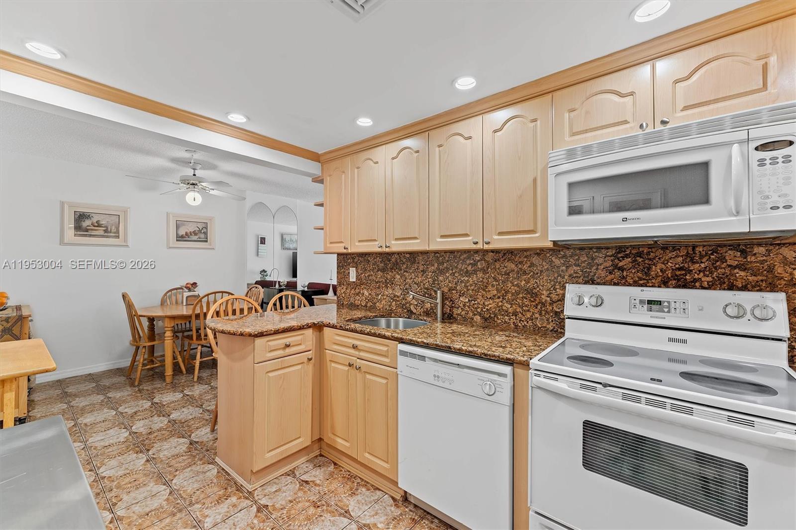 16465 NE 22nd Ave # 302, North Miami Beach FL 33160 photo 5
