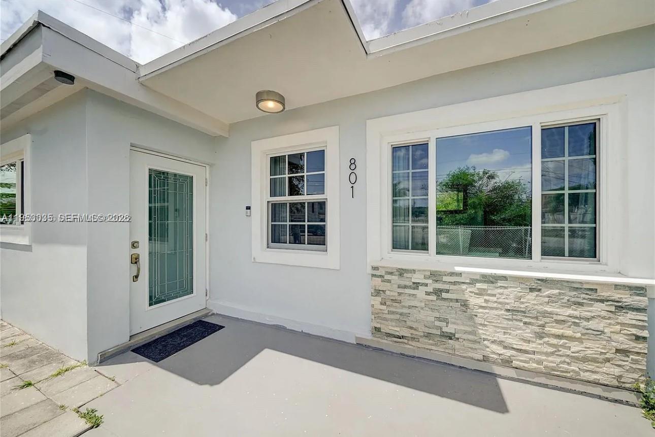 801 E 16th Pl, Hialeah FL 33010 photo 4