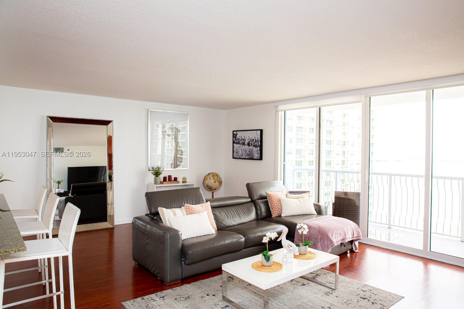 1200 Brickell Bay Dr # 1901, Miami FL 33131