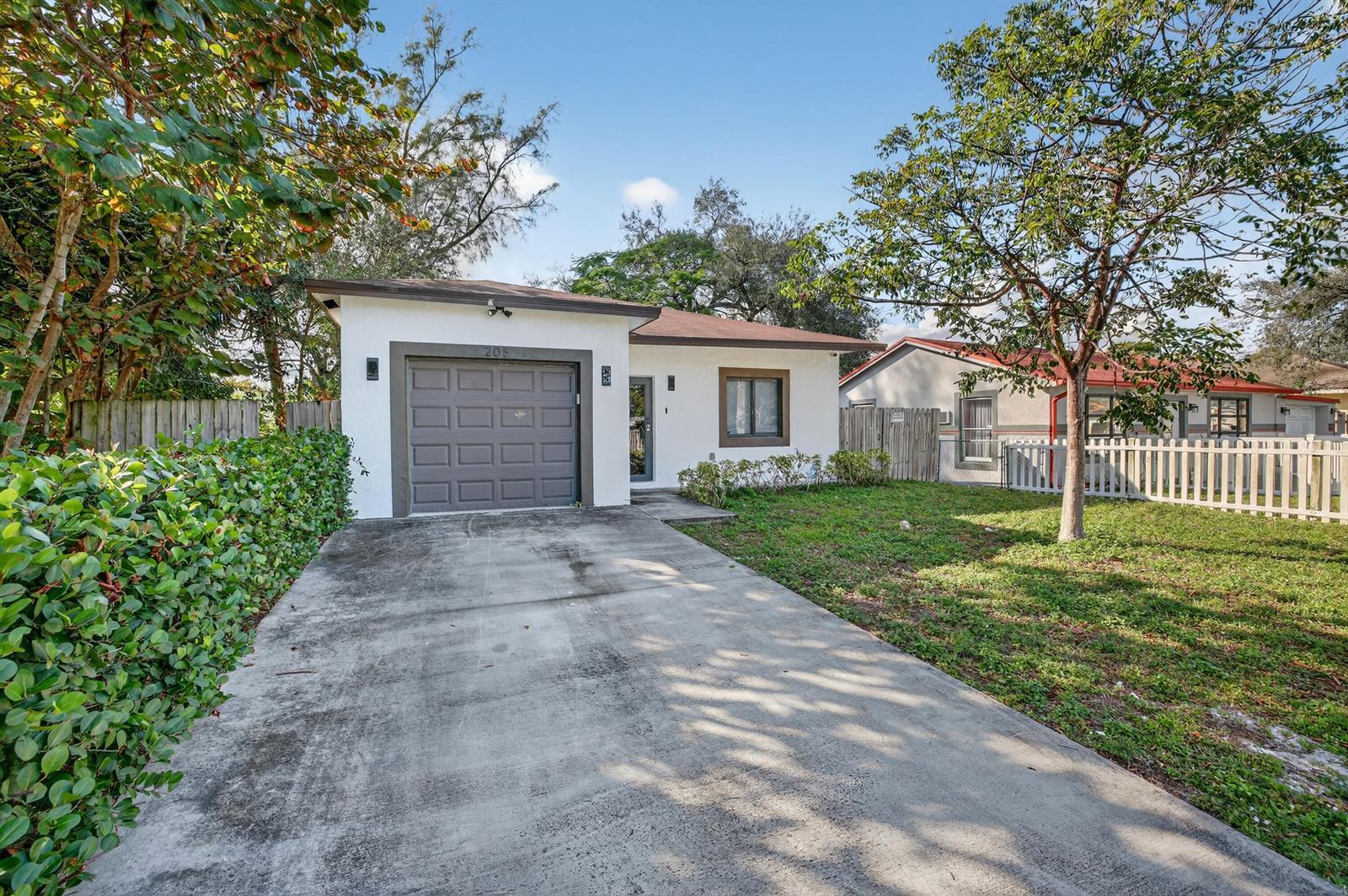 205 NW 27th Terrace, Fort Lauderdale FL 33311 photo 3