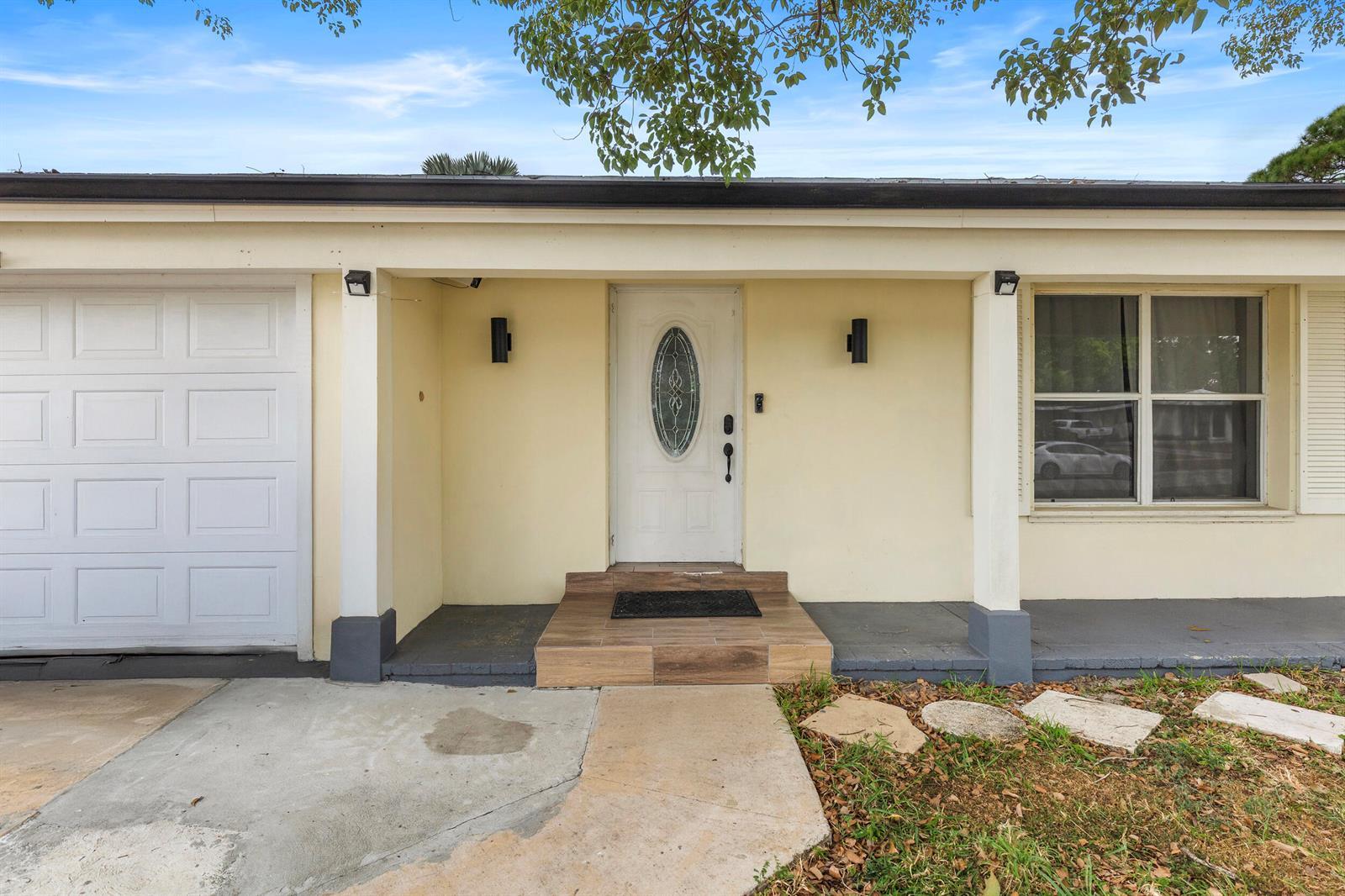 173 SE Placita Court, Port St. Lucie FL 34983