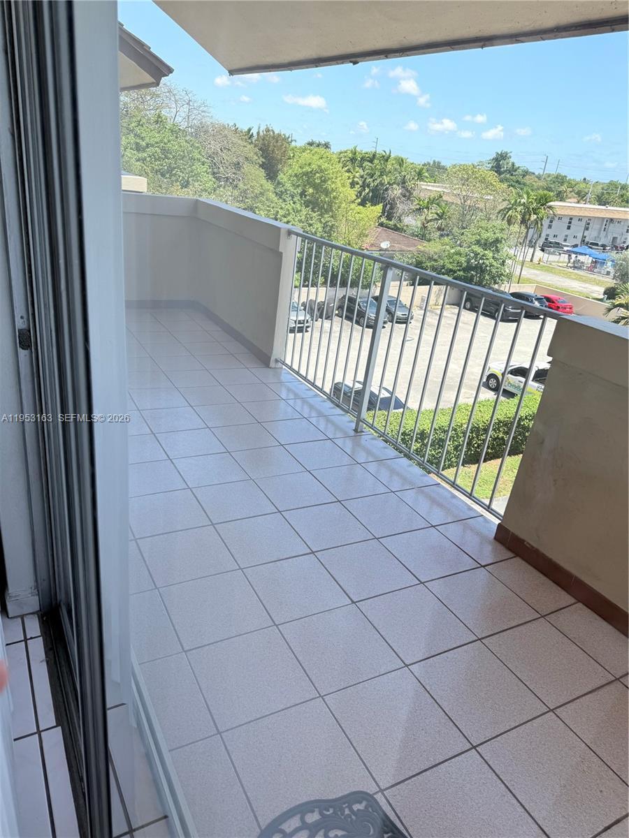685 Miller Drive # 404E, Miami Springs FL 33166 photo 5