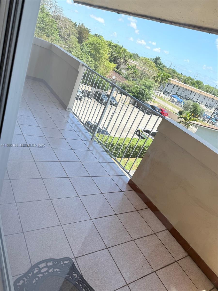 685 Miller Drive # 404E, Miami Springs FL 33166 photo 4