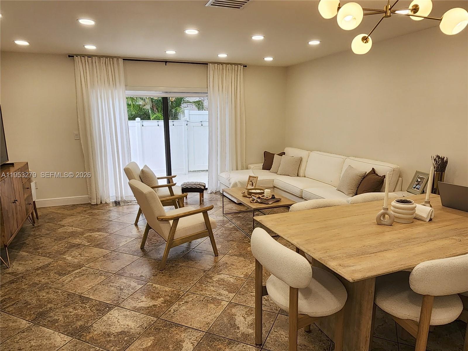 11763 NW 11th St, Pembroke Pines FL 33026 photo 4