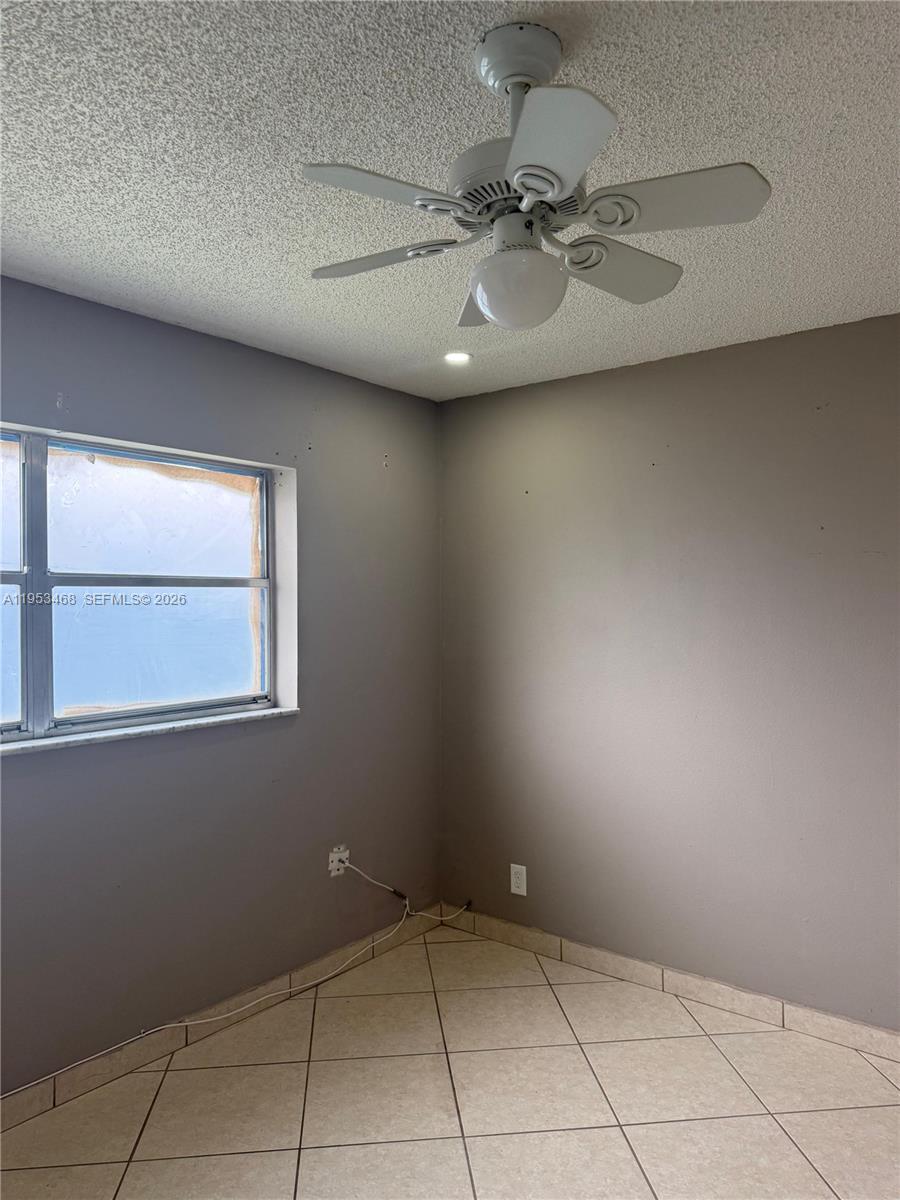 2905 Pierce St # 14, Hollywood FL 33020 photo 4