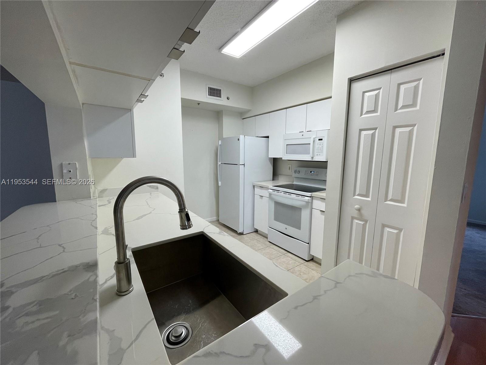 17125 N Bay Rd # 3404, Sunny Isles Beach FL 33160 photo 2