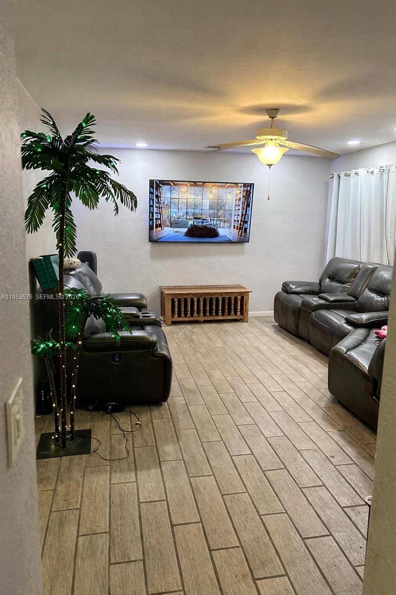 10010 SW 161st St, Miami FL 33157 photo 3