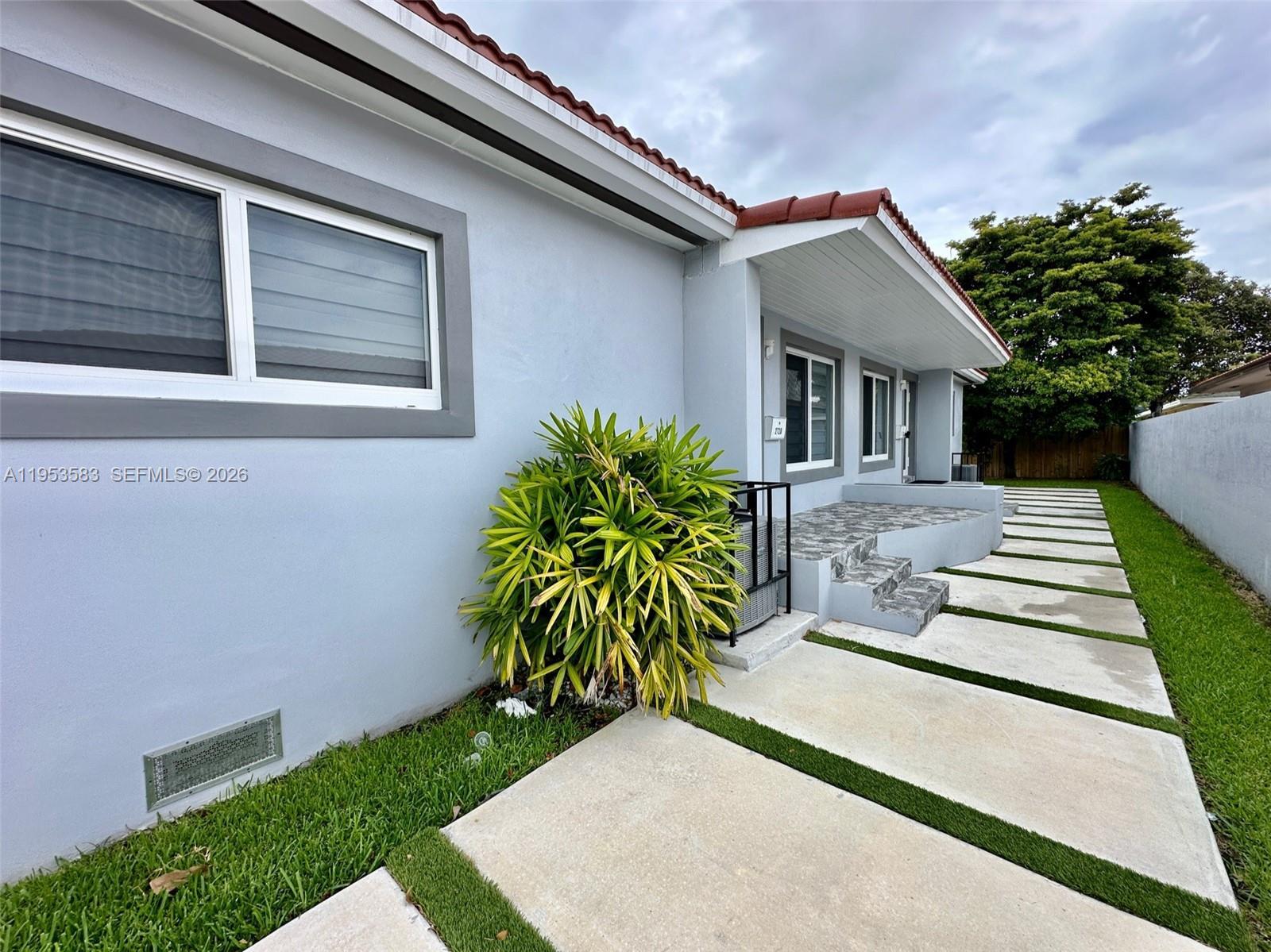 2722 SW 5th St, Miami FL 33135 photo 3