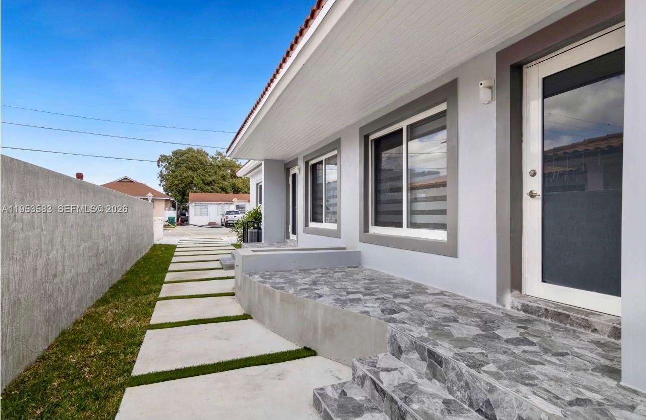 2722 SW 5th St, Miami FL 33135