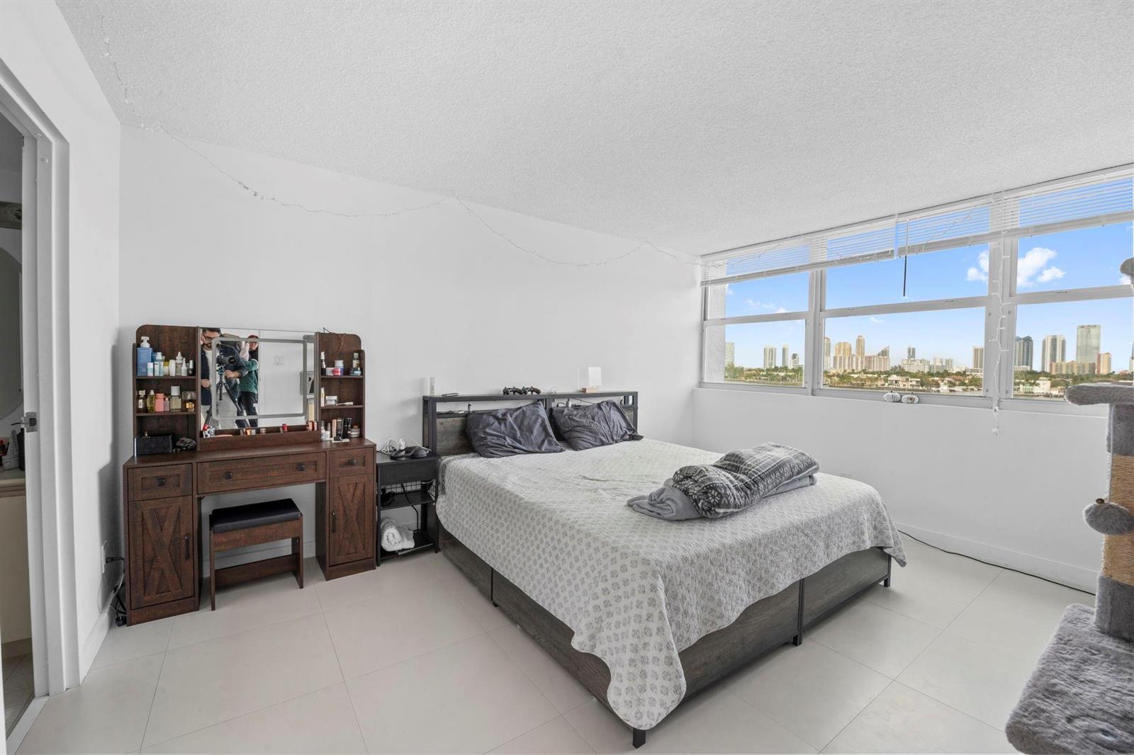 16558 NE 26th Avenue # 6c, North Miami Beach FL 33160 photo 4