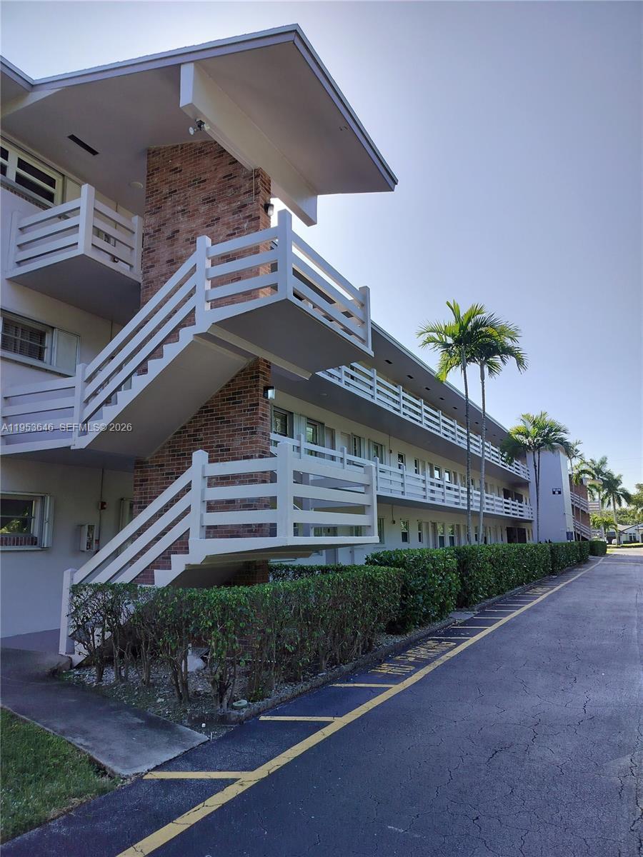 700 Layne Blvd # 214, Hallandale Beach FL 33009