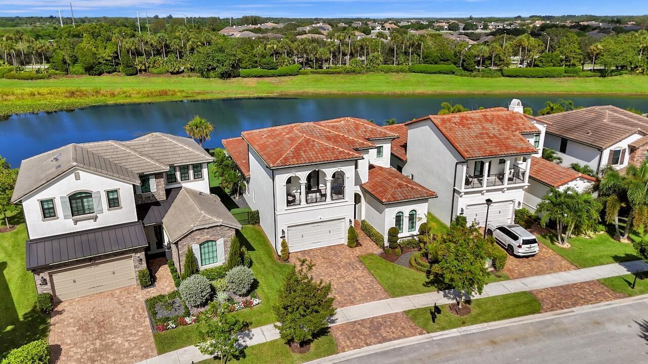 8355 Grand Prix Lane, Boynton Beach FL 33472 photo 2