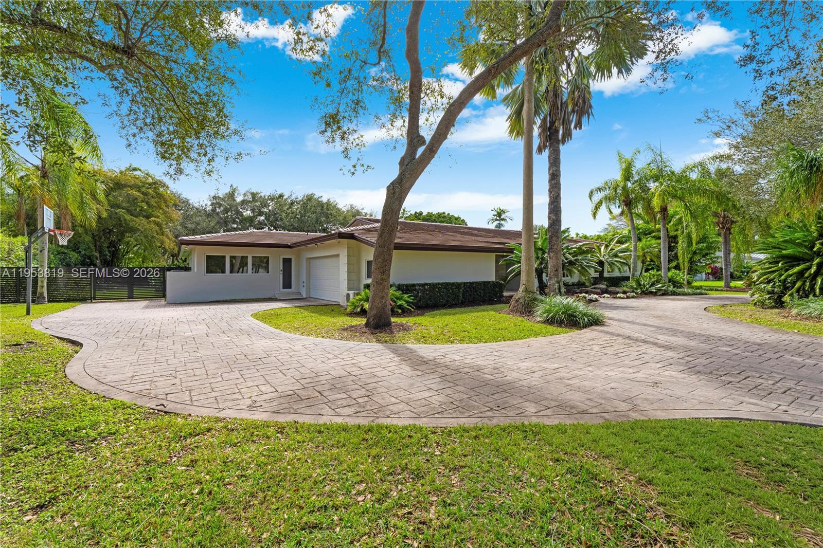 6700 SW 117th St, Pinecrest FL 33156 photo 2