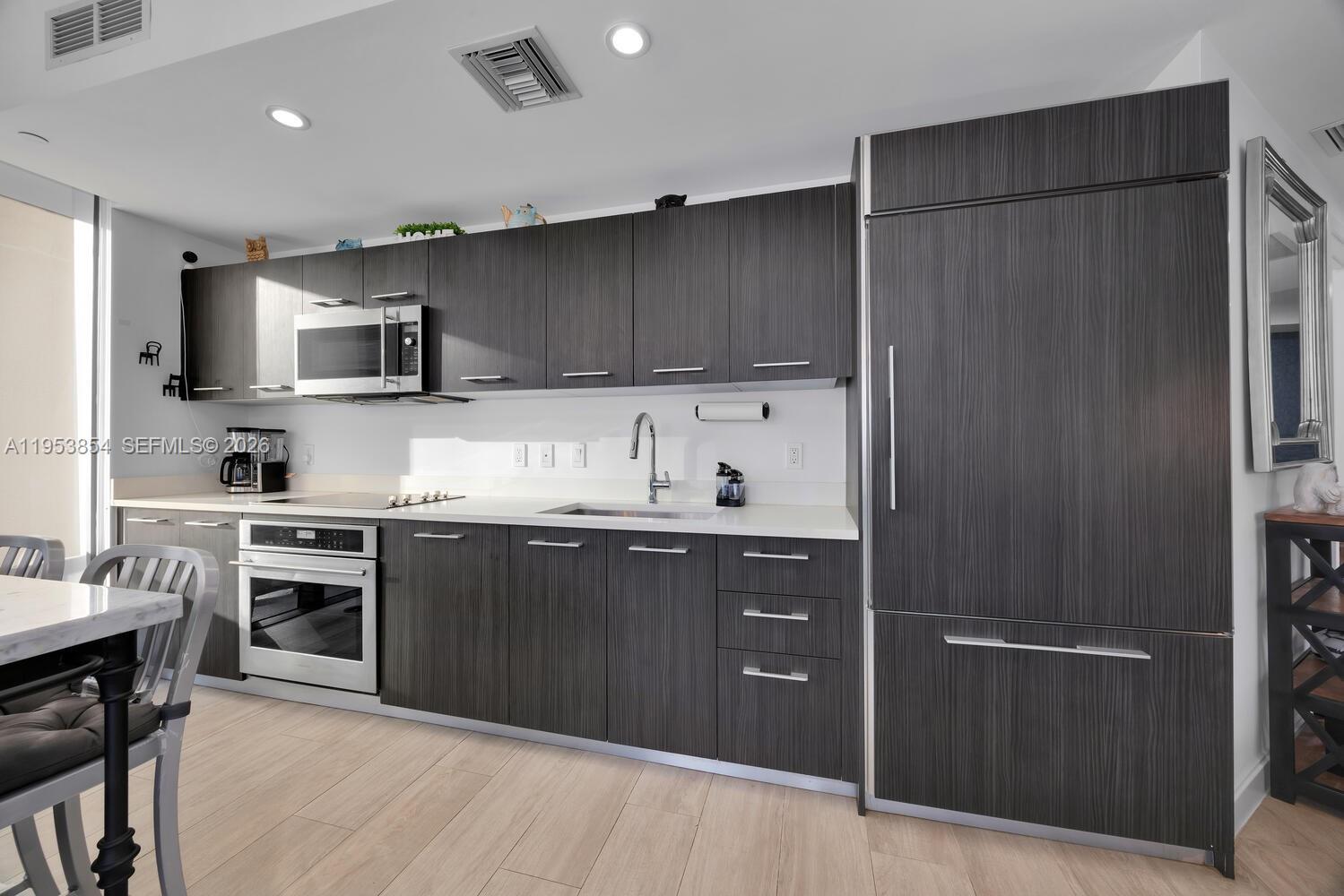55 SW 9th St # 2406, Miami FL 33130 photo 4