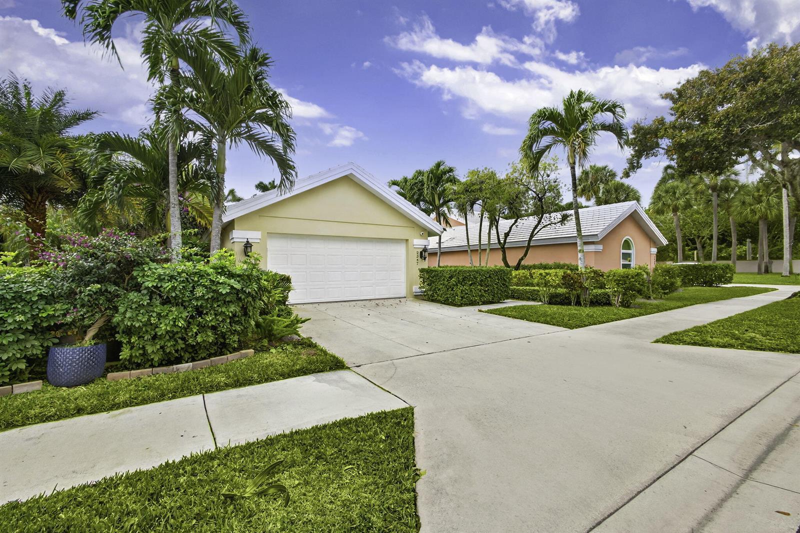 2347 Saratoga Bay Drive, West Palm Beach FL 33409 photo 4