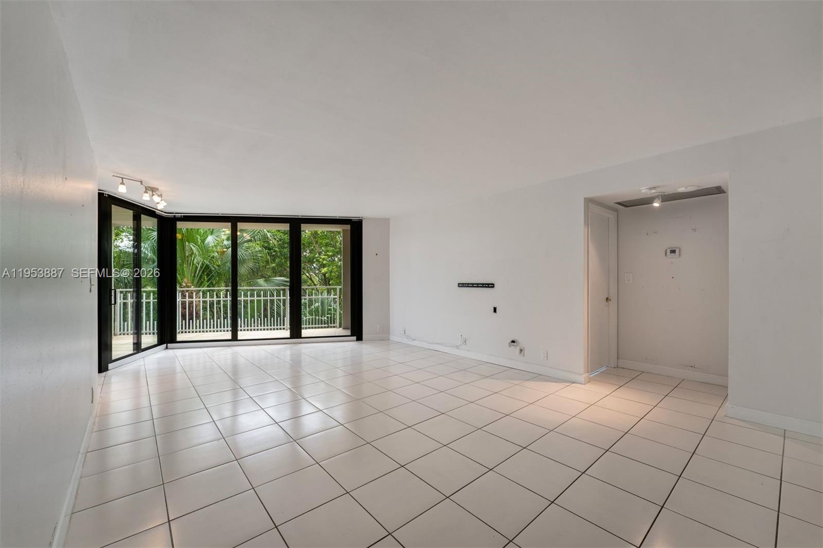 2000 Towerside Ter # 608, Miami FL 33138 photo 3