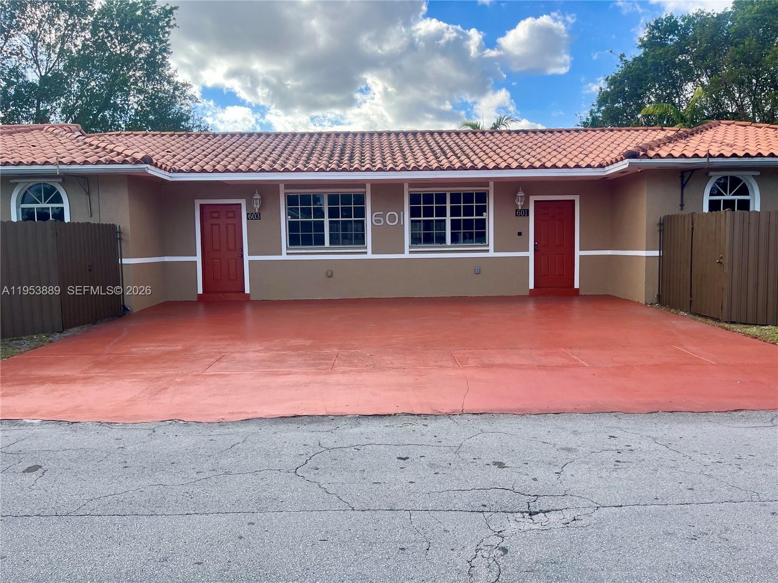 601 NW 97th St # 601, Miami FL 33150 photo 2