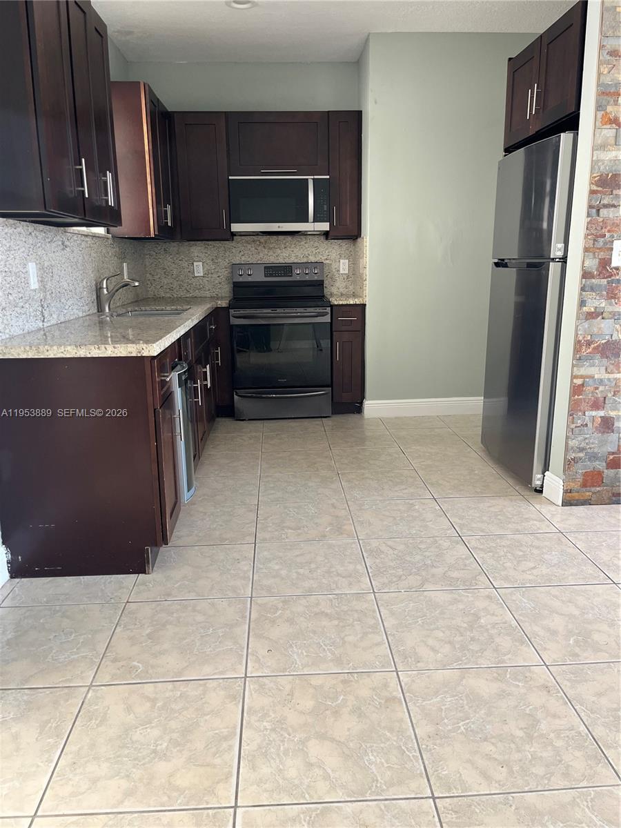 601 NW 97th St # 601, Miami FL 33150 photo 4