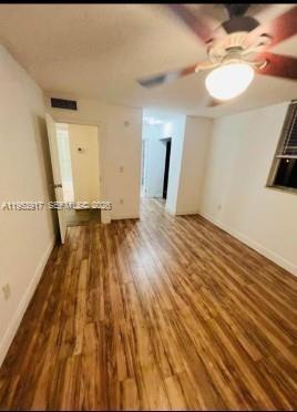 North Miami Beach, FL 33160 photo 2