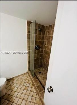 North Miami Beach, FL 33160 photo 5
