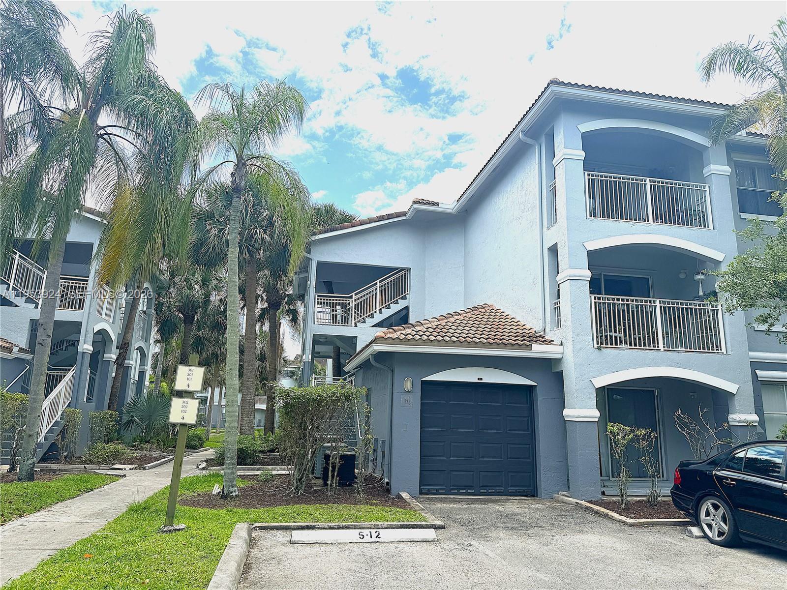 9650 NW 2nd St # 301, Pembroke Pines FL 33024