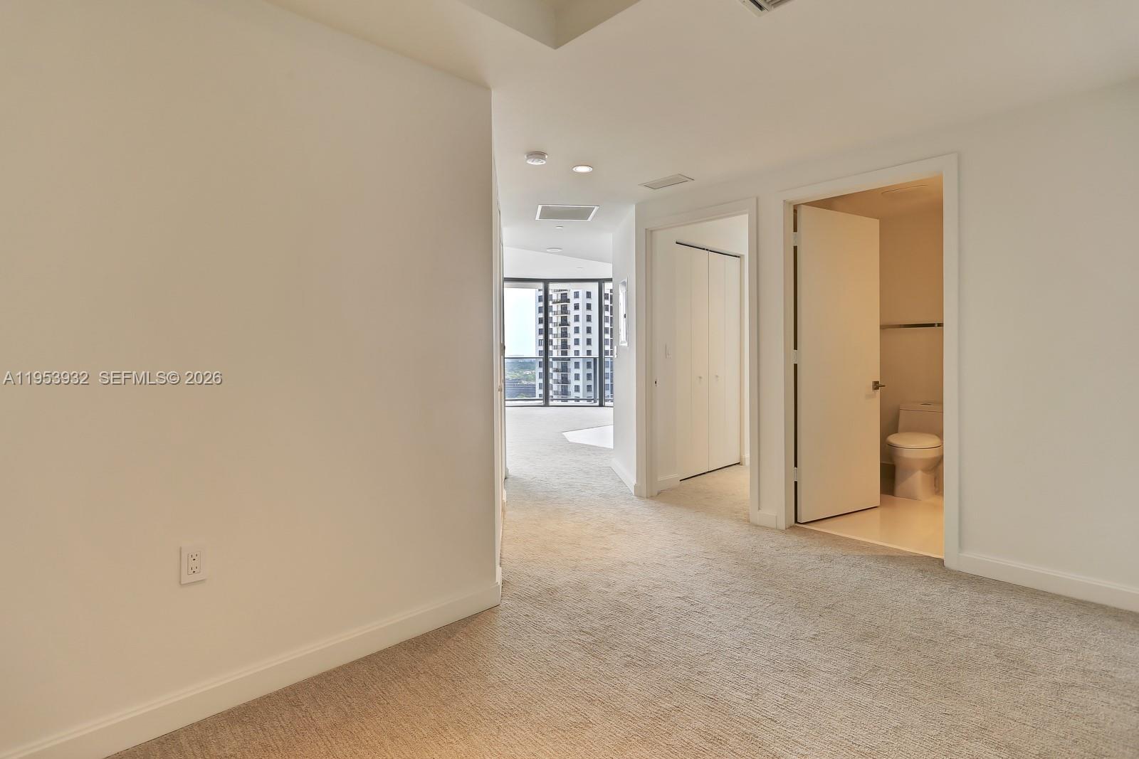 45 SW 9th St # 1806, Miami FL 33130 photo 3