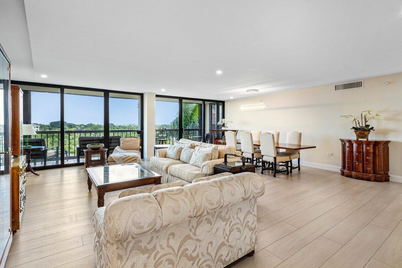 2450 Presidential Way # 607, West Palm Beach FL 33401 photo 2