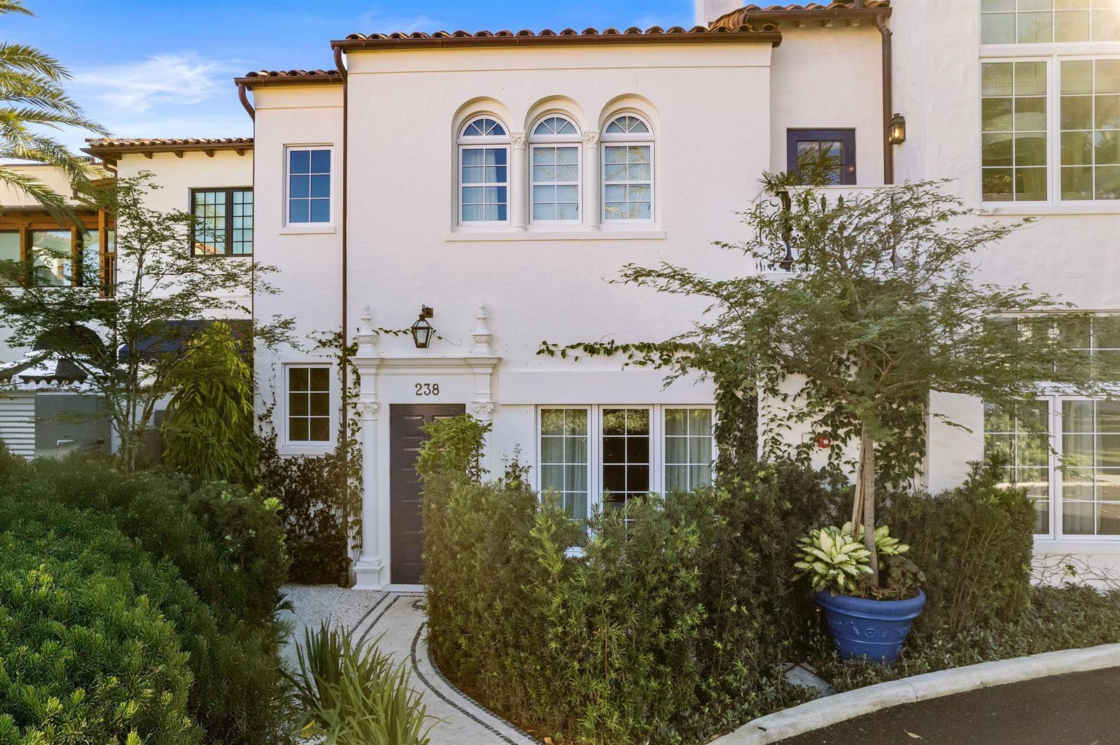 238 Phipps Plaza, Palm Beach FL 33480