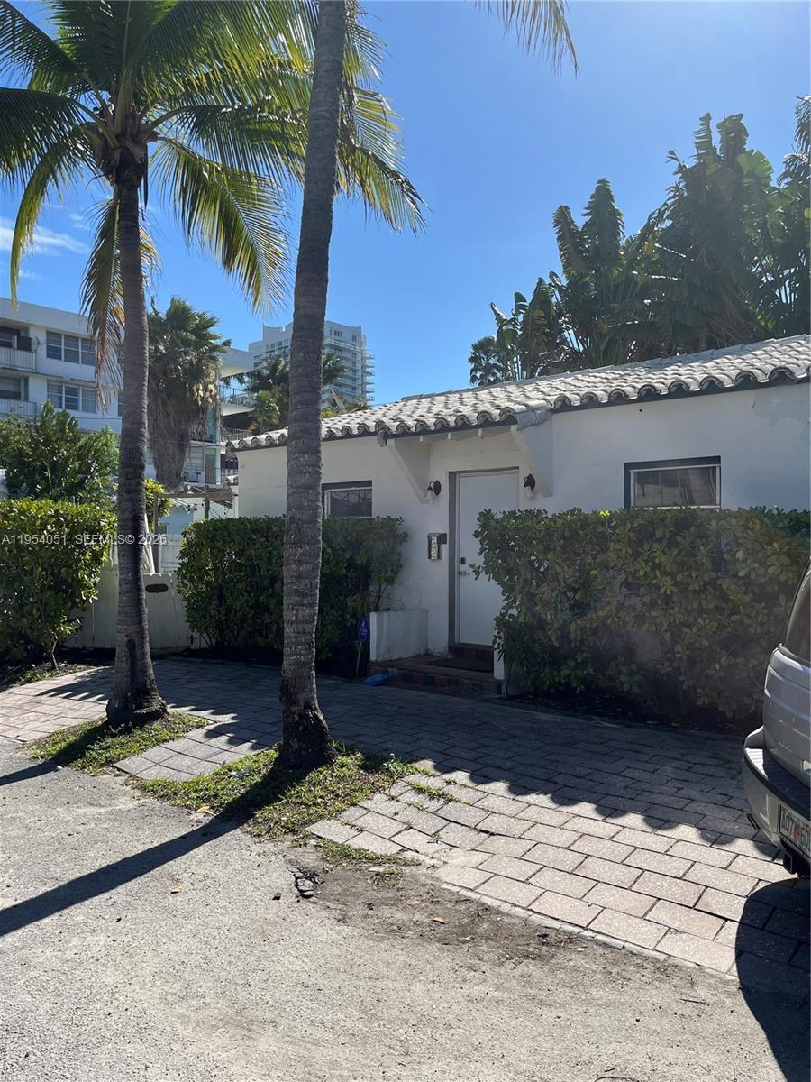 6 Farrey Ln, Miami Beach FL 33139 photo 2