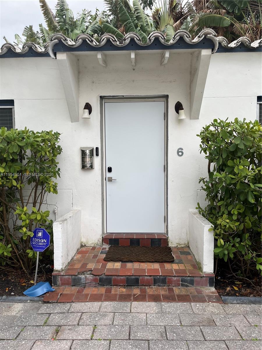 6 Farrey Ln, Miami Beach FL 33139 photo 3