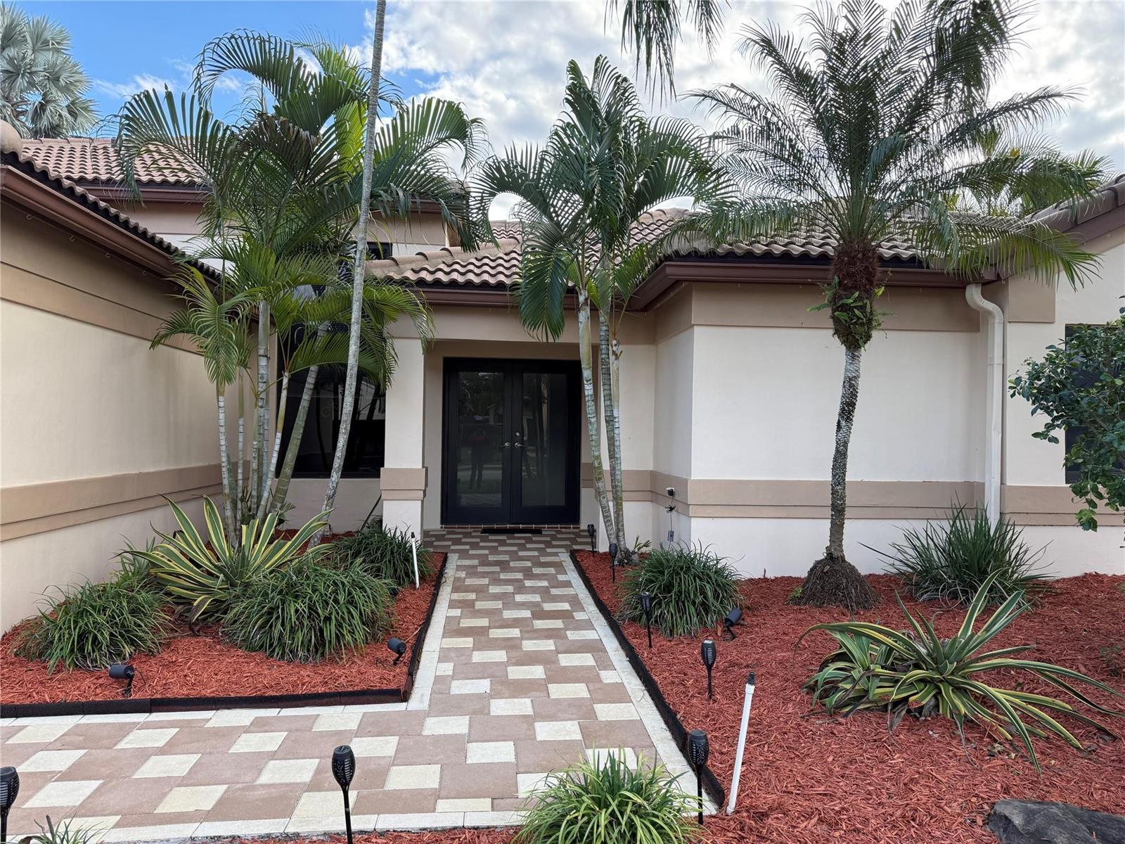 2702 E Orchard Circle, Davie FL 33328 photo 3