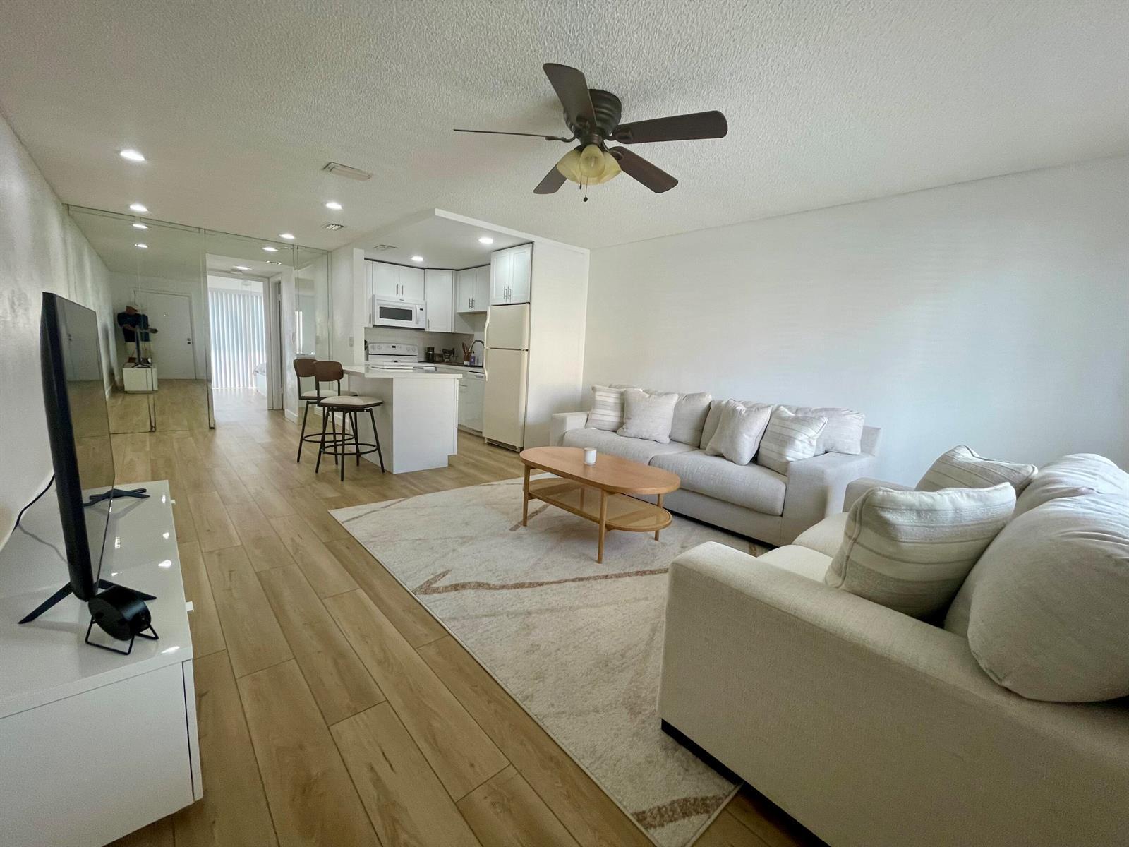 1100 Crystal Lake Drive # 207, Deerfield Beach FL 33064 photo 3