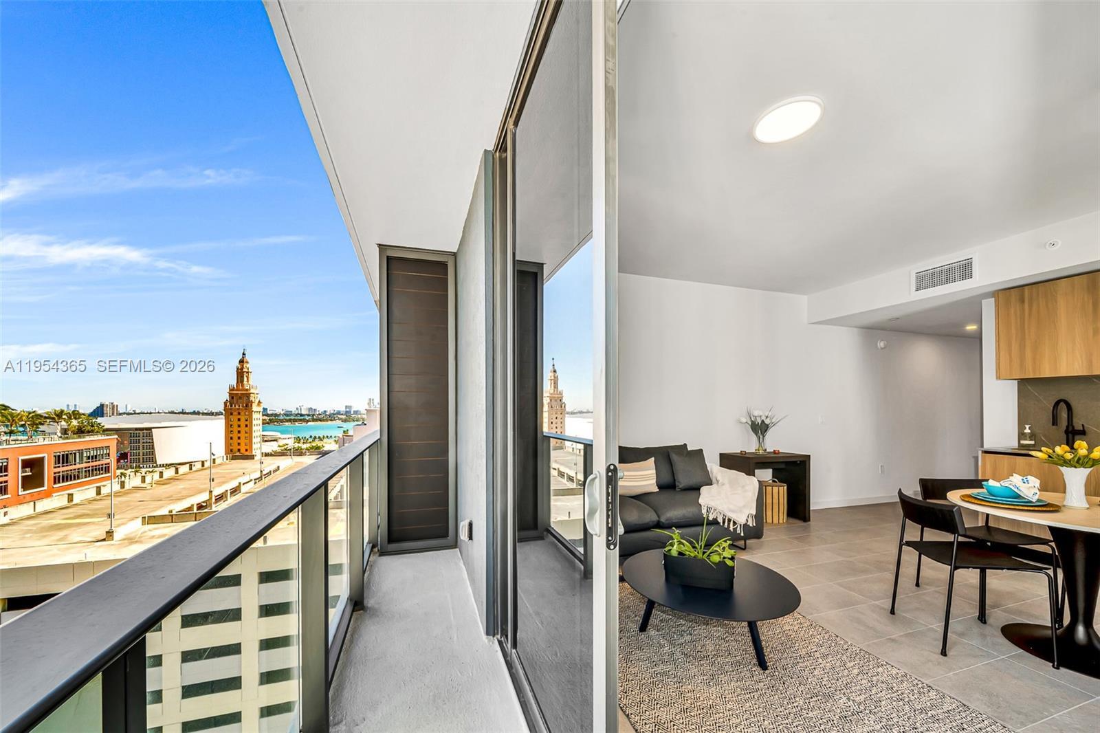 121 NE 5th St # 1608, Miami FL 33143
